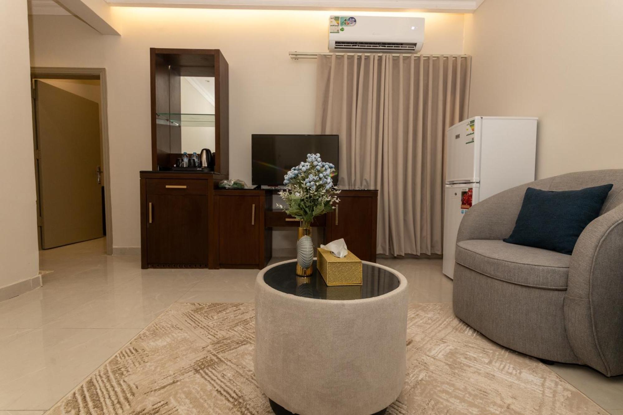 Burj Al Hayat Furnished Suites - Al Malaz Riyad Extérieur photo